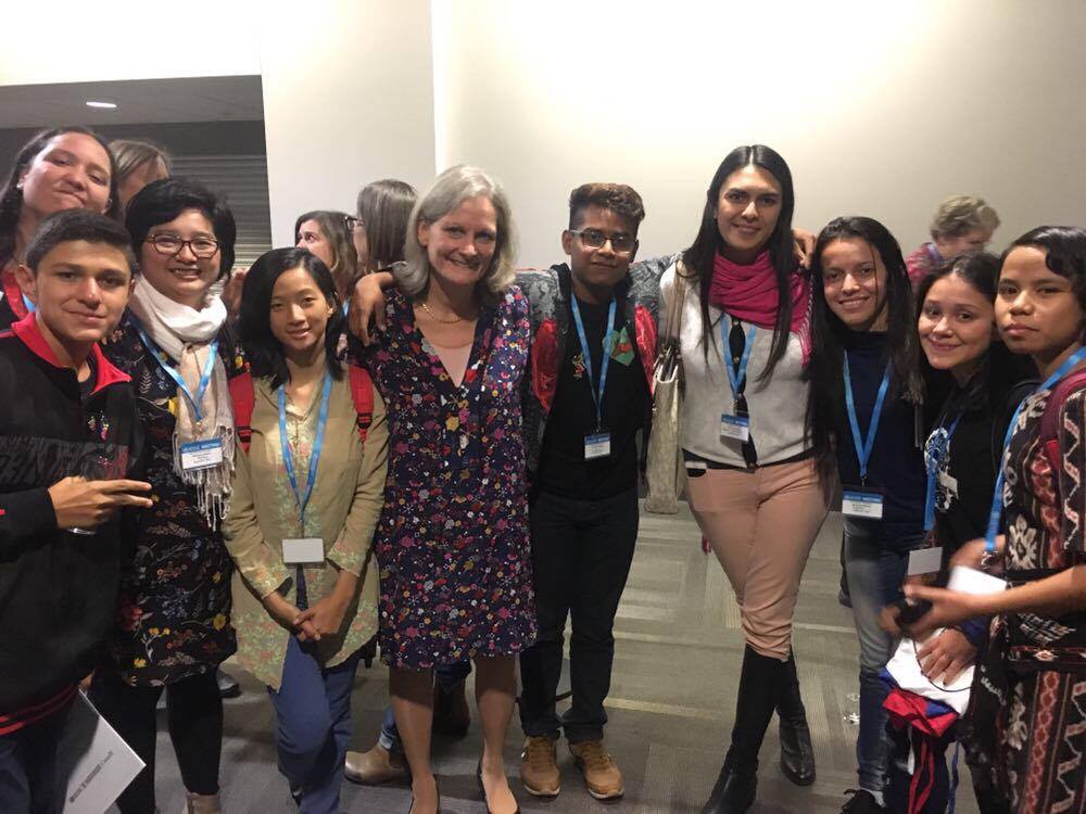 Leticia y Ángeles participan en Canada